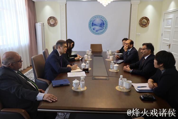 纽卡斯尔继续追求埃基蒂克，今日将展开新一轮谈判